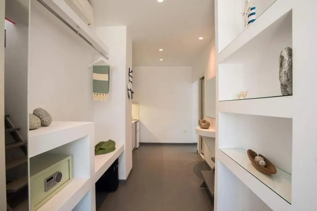 Jonaz Suites Mykonos Town 0*,  Yunanistan