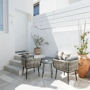Mytheo Aparthotel